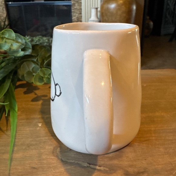 Rae Dunn Artisan Collection Easter “HOP TO IT” mug - New - Picture 4 of 6